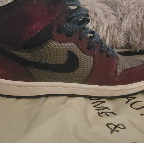 Jordan Retro 1 Mulberry - Picture 5 of 6